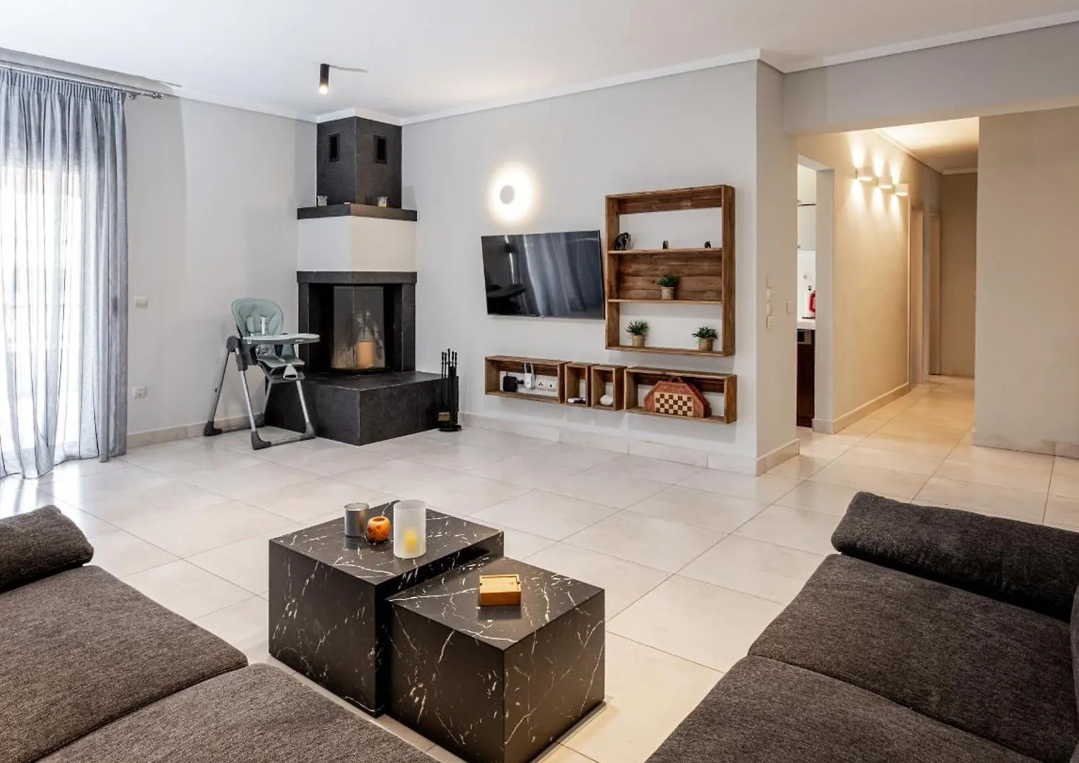 Spacious 3-Bedroom Apartment With Wifi, Ac In Charming Kalamaria - Mountain View Thessaloniki
