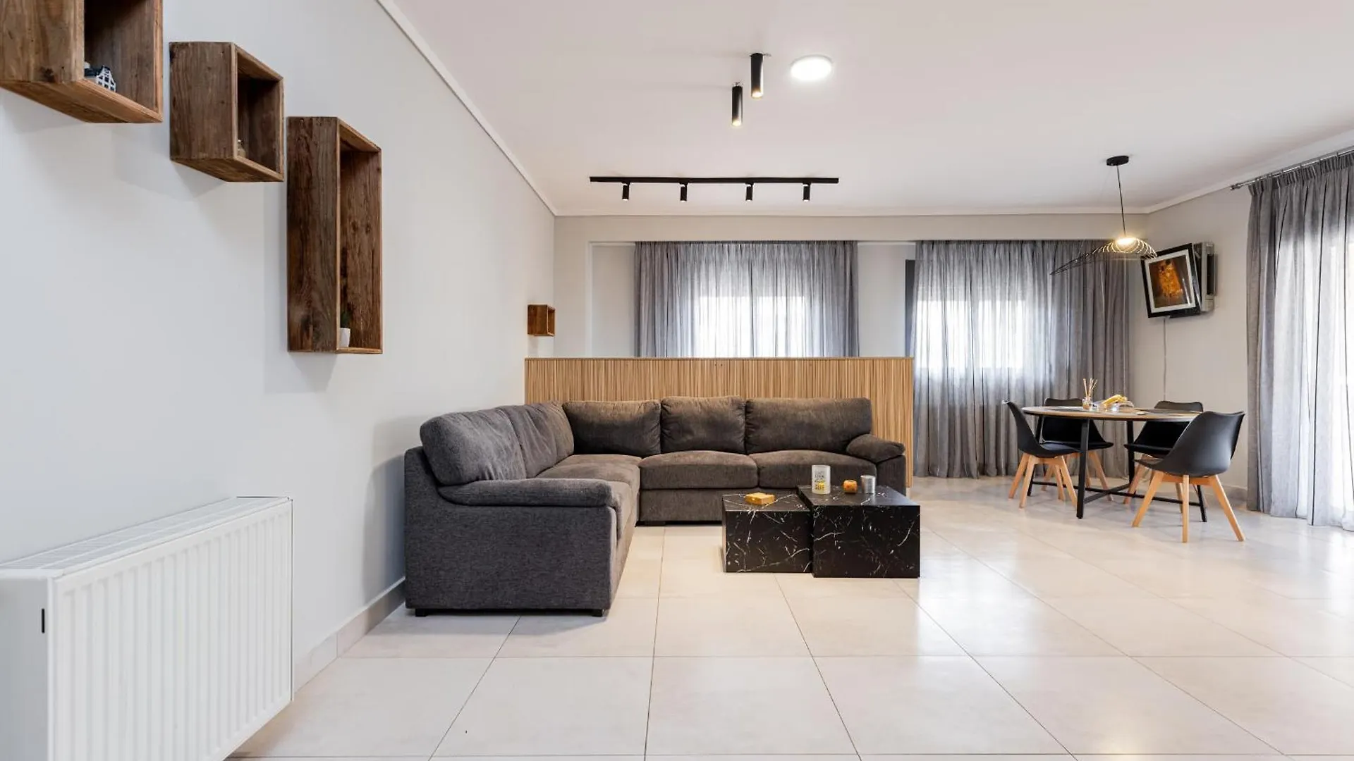 Spacious 3-Bedroom Apartment With Wifi, Ac In Charming Kalamaria - Mountain View Thessaloniki