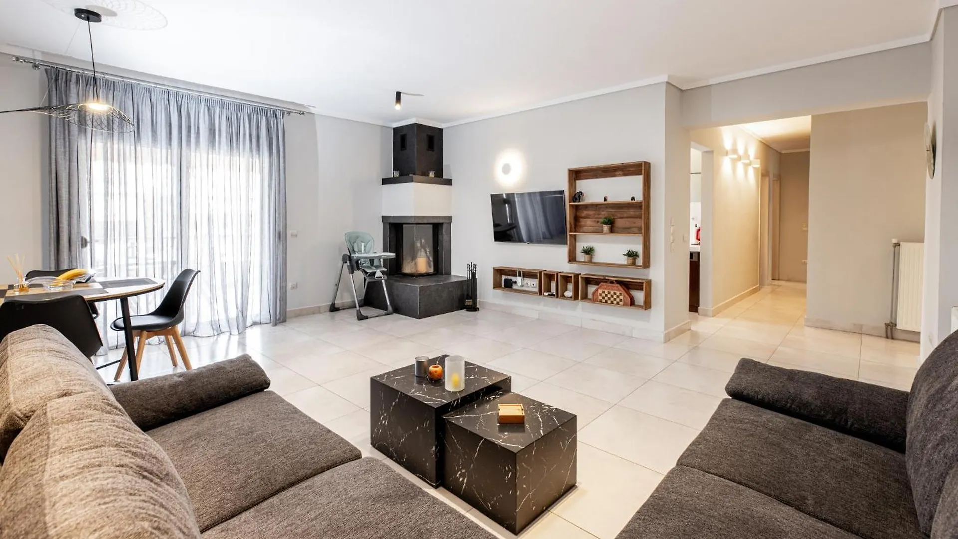 Spacious 3-Bedroom Apartment With Wifi, Ac In Charming Kalamaria - Mountain View Thessaloniki