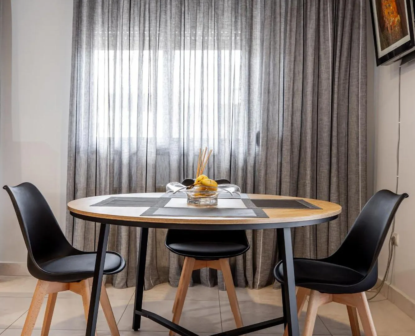 Spacious 3-Bedroom Apartment With Wifi, Ac In Charming Kalamaria - Mountain View Thessaloniki Greece