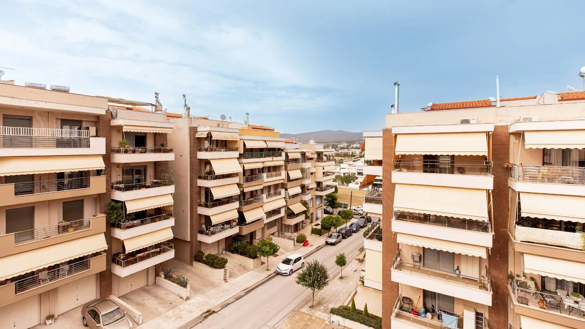 Spacious 3-Bedroom Apartment With Wifi, Ac In Charming Kalamaria - Mountain View Thessaloniki