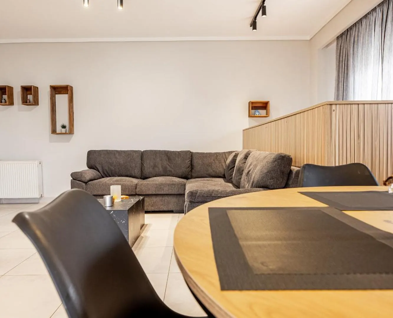 Spacious 3-Bedroom Apartment With Wifi, Ac In Charming Kalamaria - Mountain View Thessaloniki 0*,  Greece