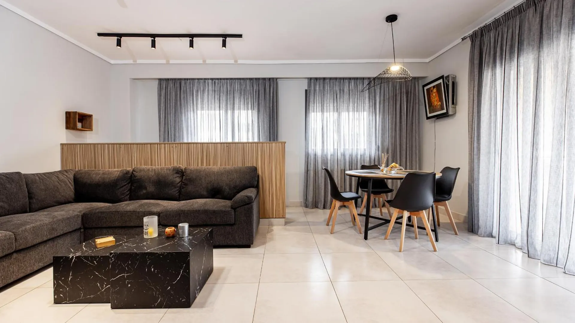 Spacious 3-Bedroom Apartment With Wifi, Ac In Charming Kalamaria - Mountain View Thessaloniki