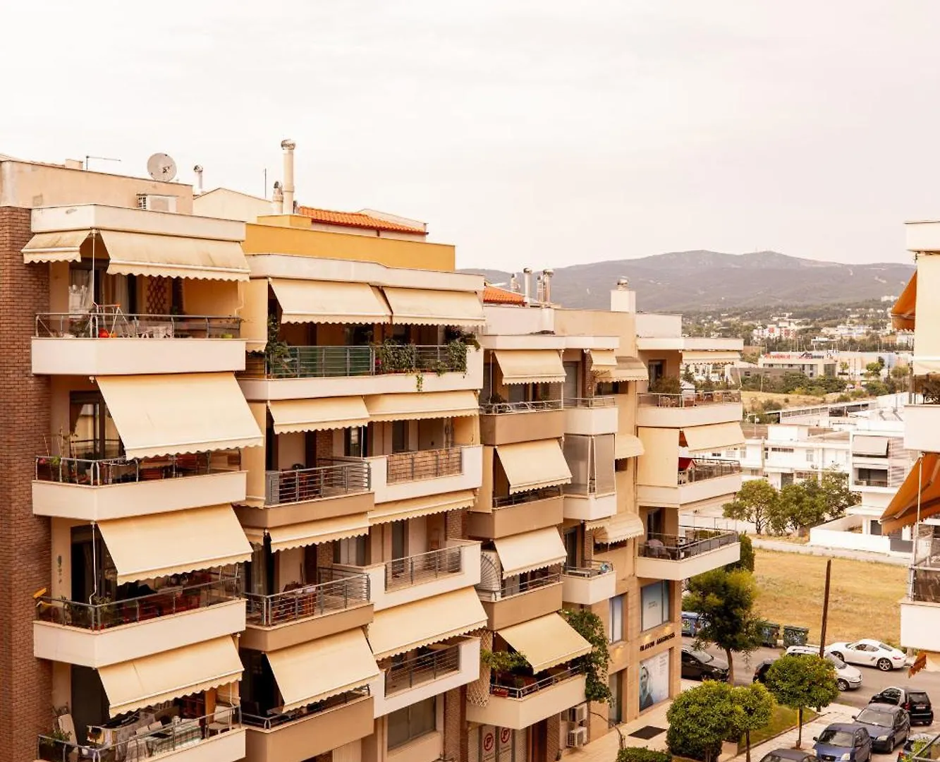 Spacious 3-Bedroom Apartment With Wifi, Ac In Charming Kalamaria - Mountain View Thessaloniki